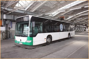 bus001.jpg